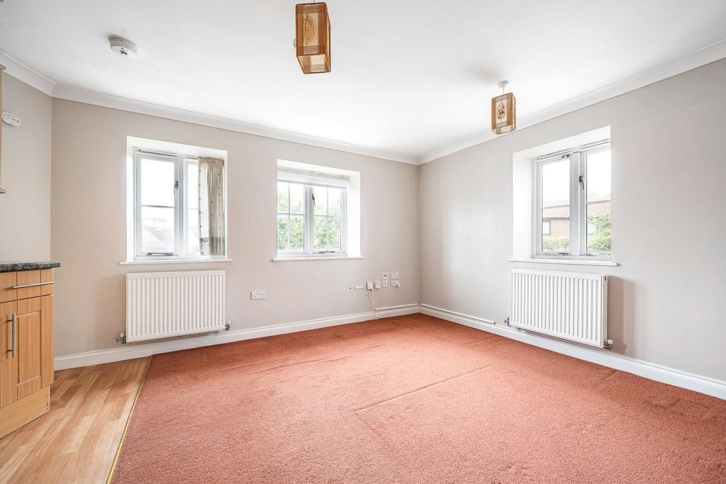 Property photo 2 of 14 Living/Dining