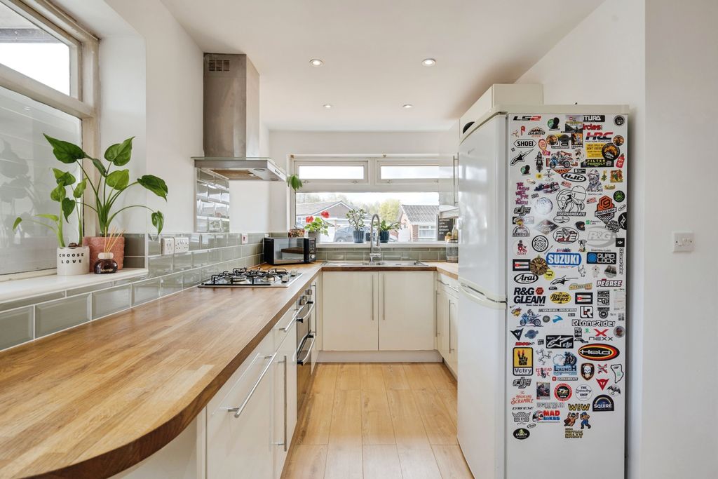 Property photo 3 of 15 Kitchen