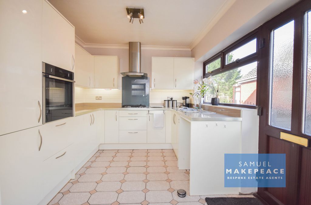 Property photo 2 of 17 Gallery