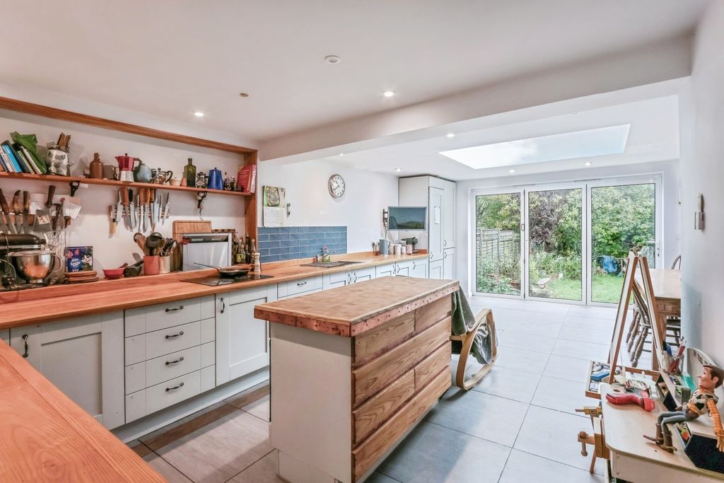 Property photo 3 of 15 Pbox-Img.Jpg