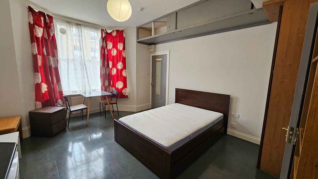 Property photo 3 of 5