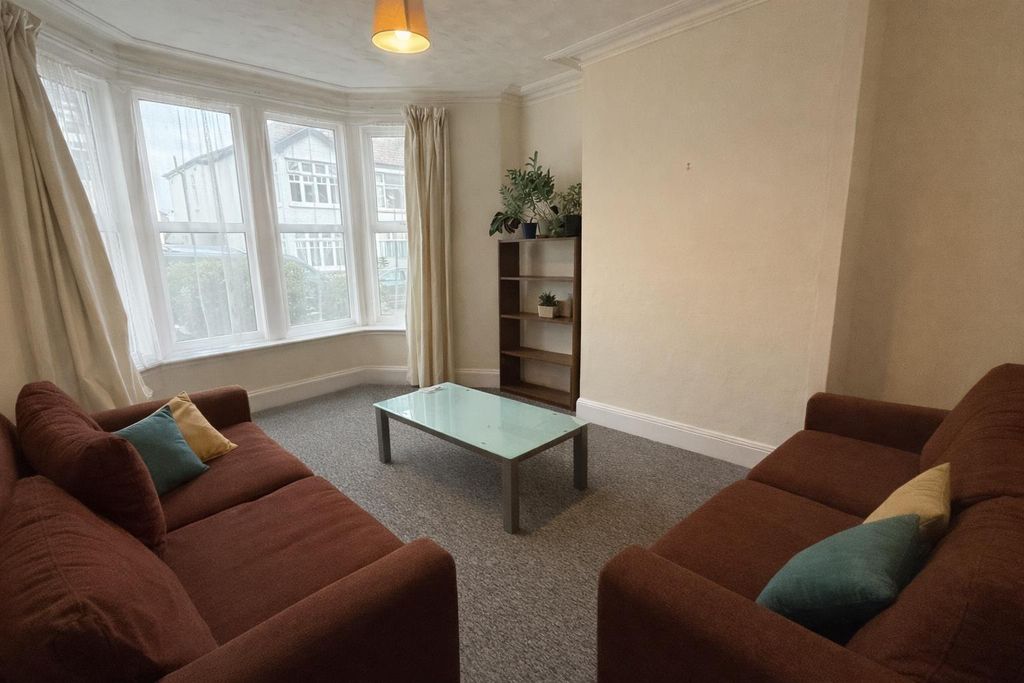 Property photo 1 of 11 24 Living Room 1.Png