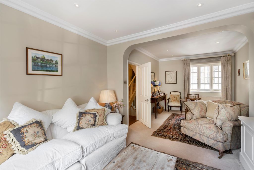 Property photo 3 of 17 Image