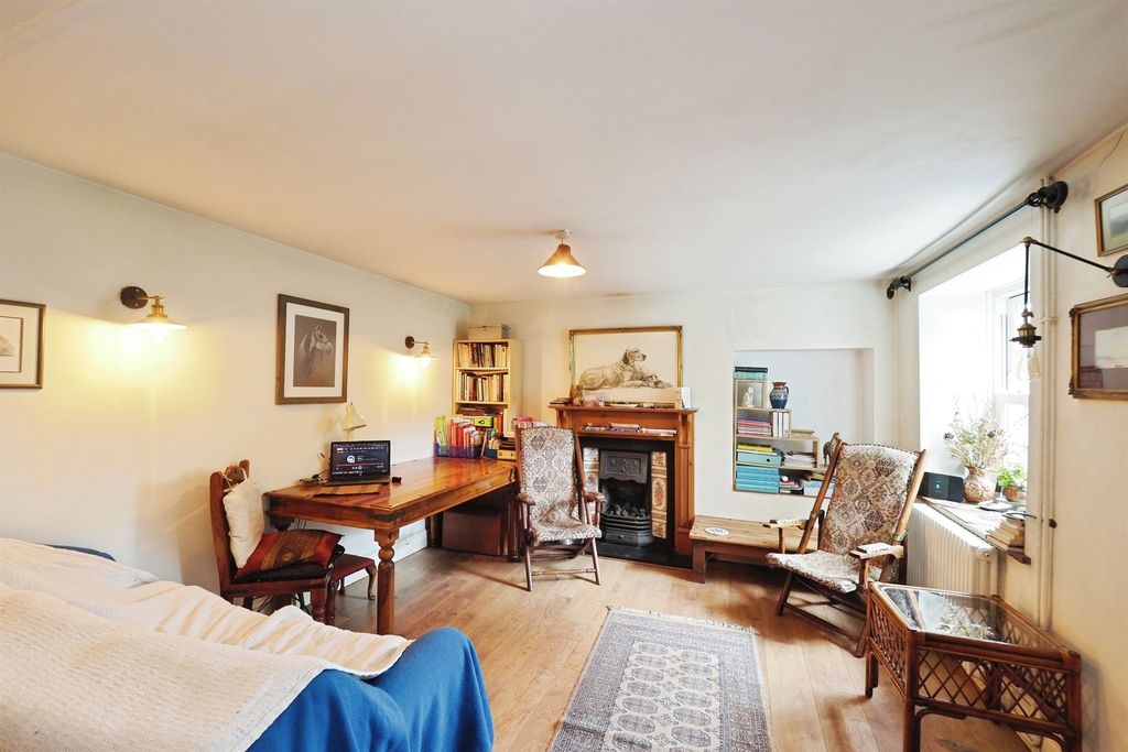 Property photo 3 of 22
