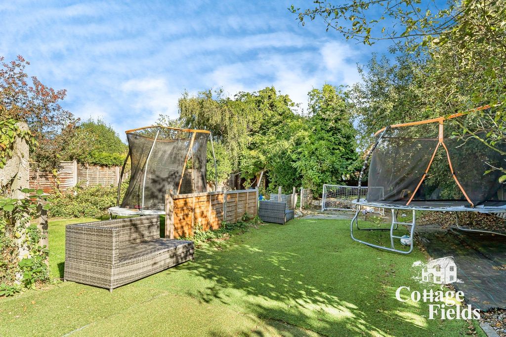 Property photo 3 of 31