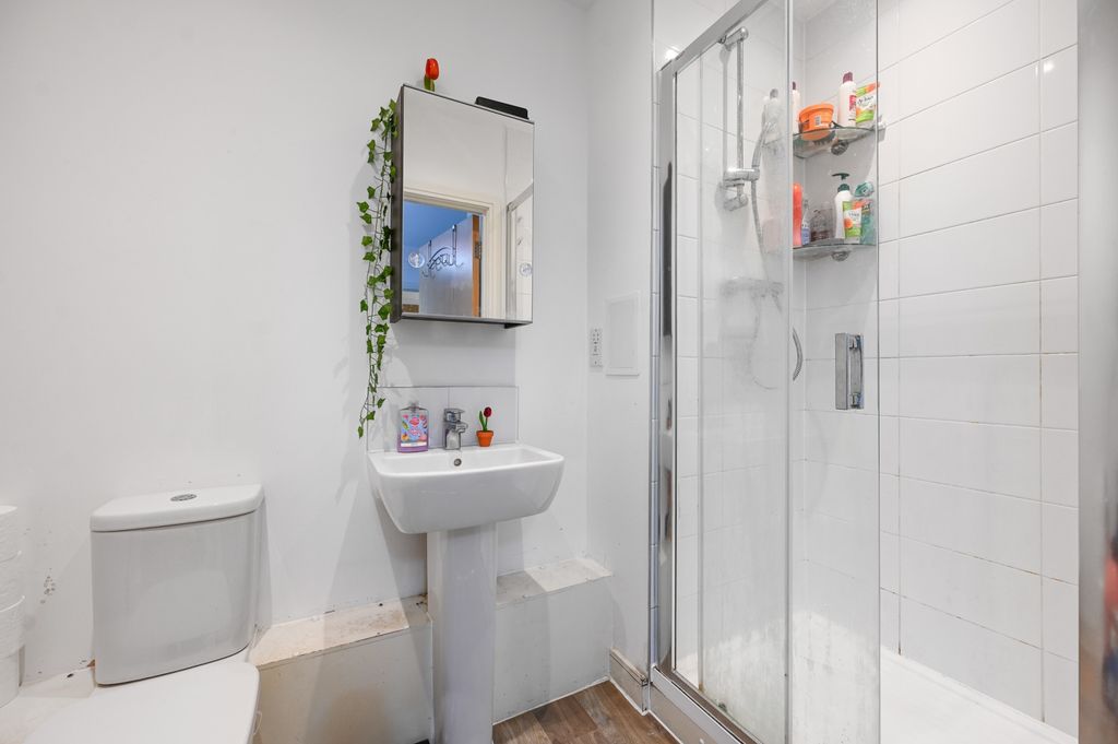 Additional image 10 of 2 bed flat for saleGoshawk Court, Ridding Lane, Greenford UB6