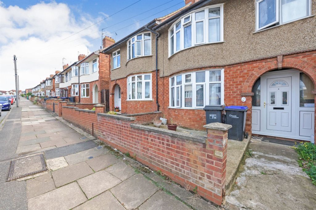 3 bed terraced house for sale Queens Park