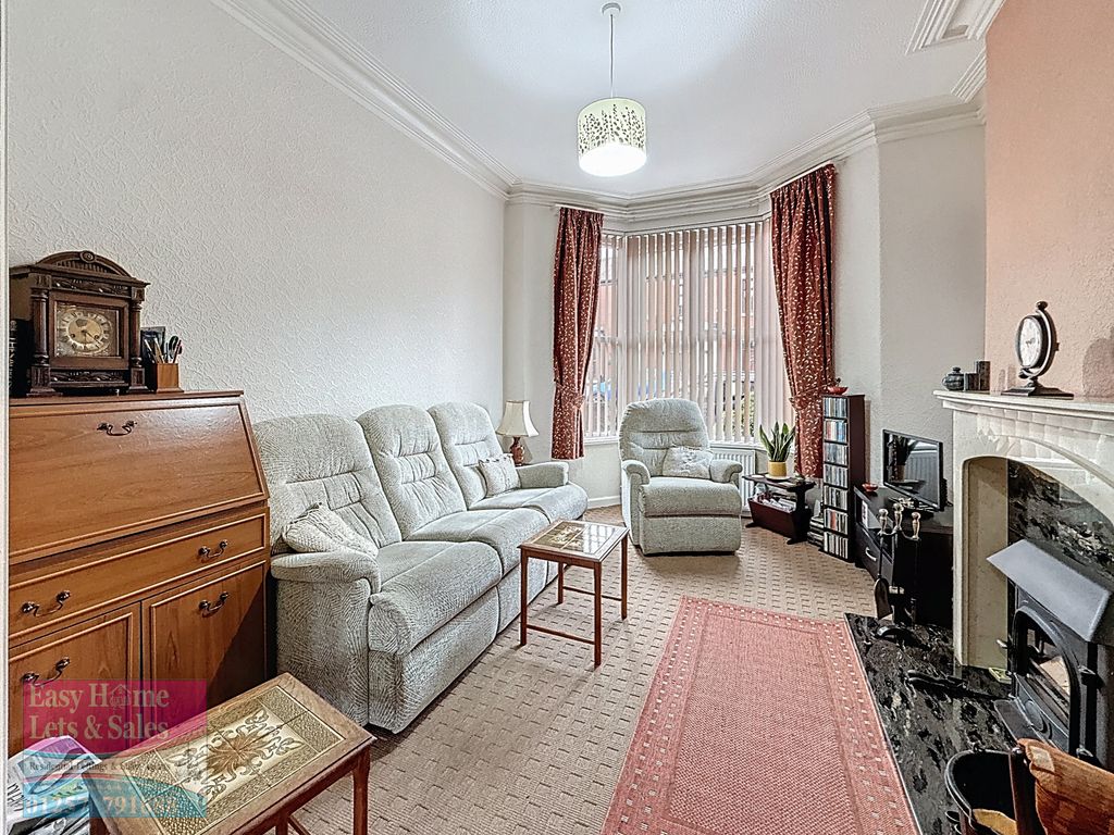 Property photo 3 of 19 Living Room