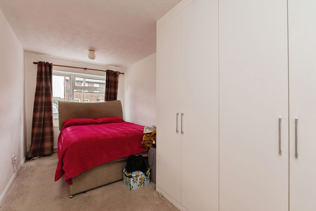 Property photo 3 of 17 Photo