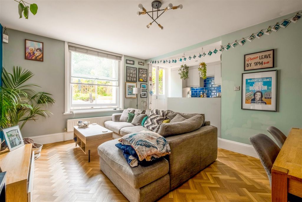 Property photo 3 of 25 56 The Drive-6.Jpg
