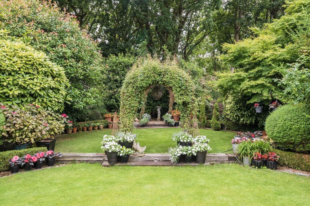 Property photo 3 of 13