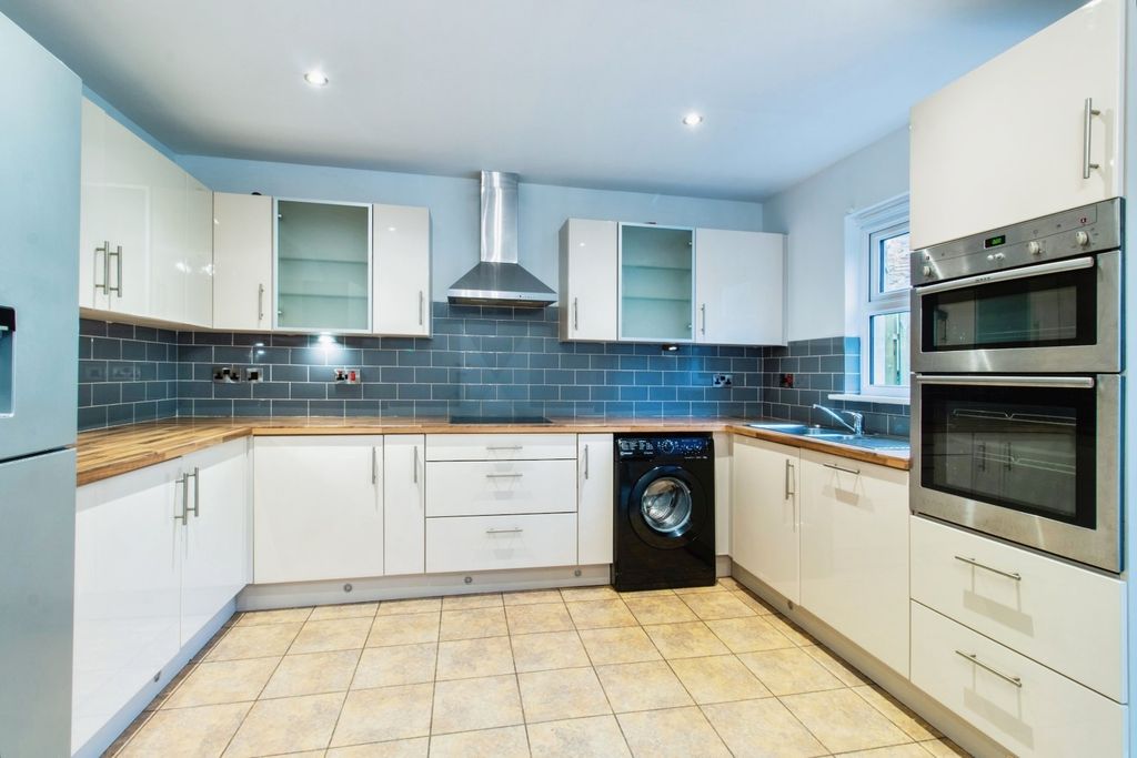 Property photo 2 of 16 Picture No. 52