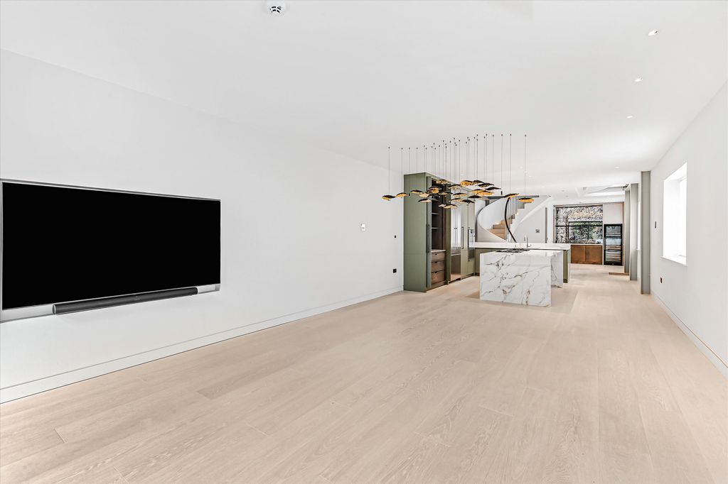 Property photo 2 of 20 Image