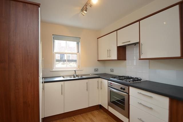 Property photo 2 of 9 Kitchen