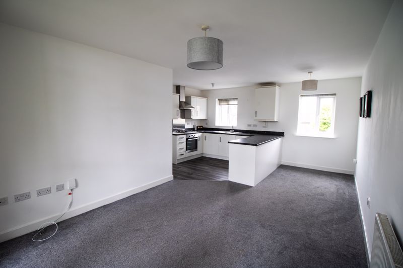 Property photo 3 of 10 Lounge