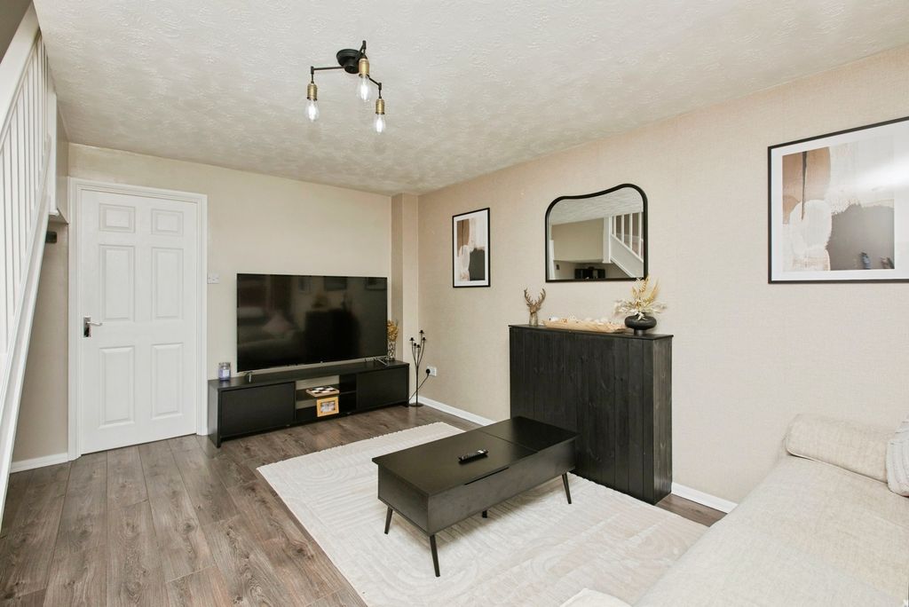 Property photo 2 of 15 Pbox-Img.Jpg