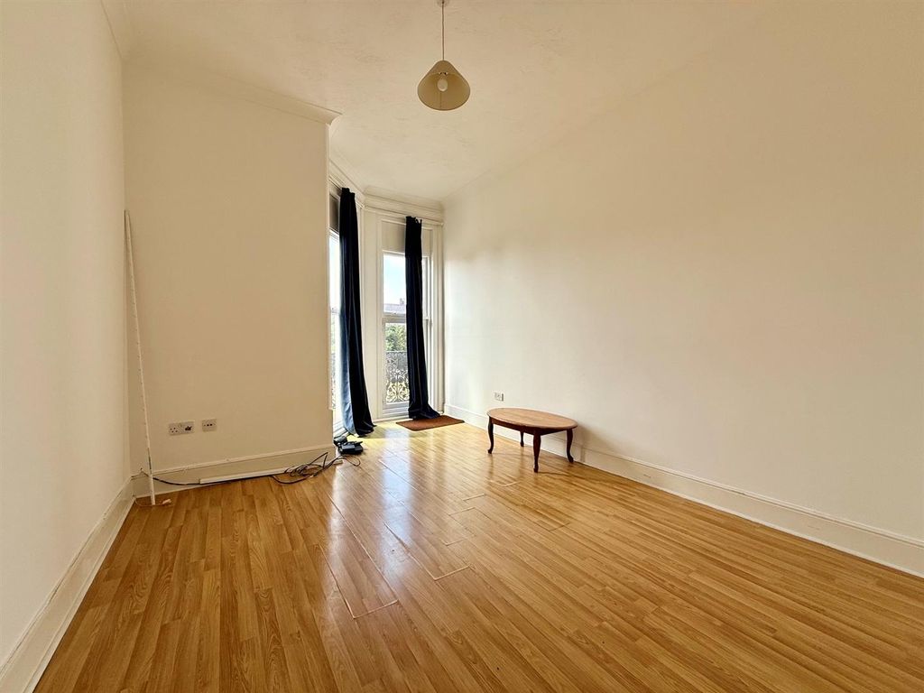 Property photo 2 of 11 Living Room