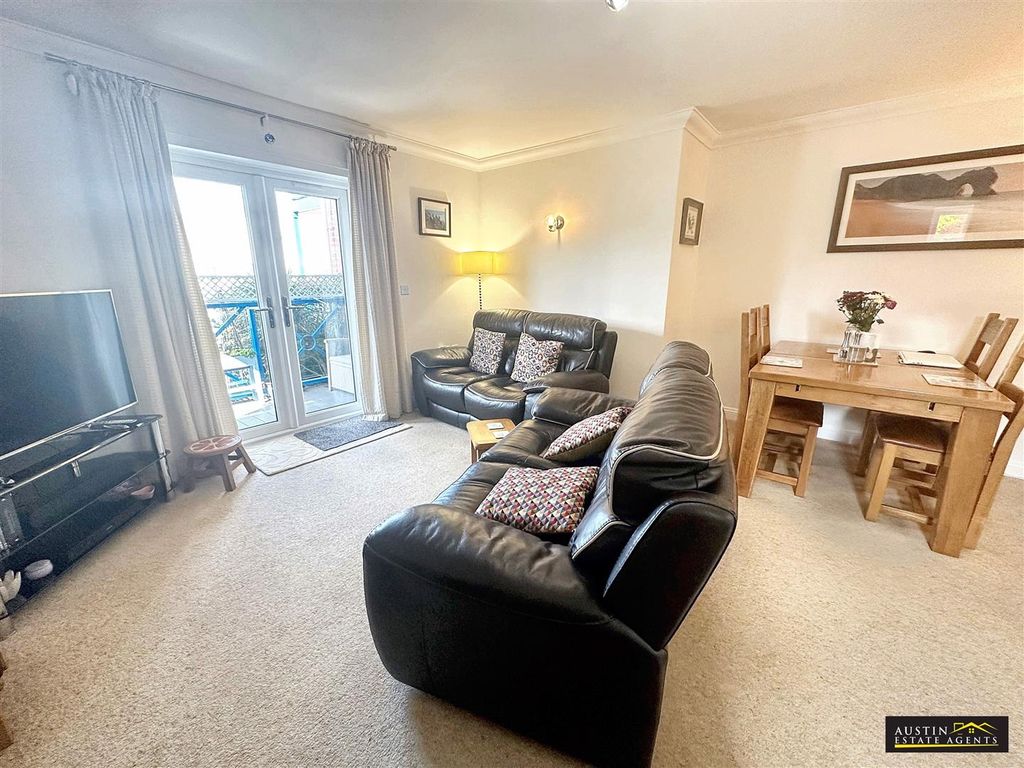 Property photo 3 of 16