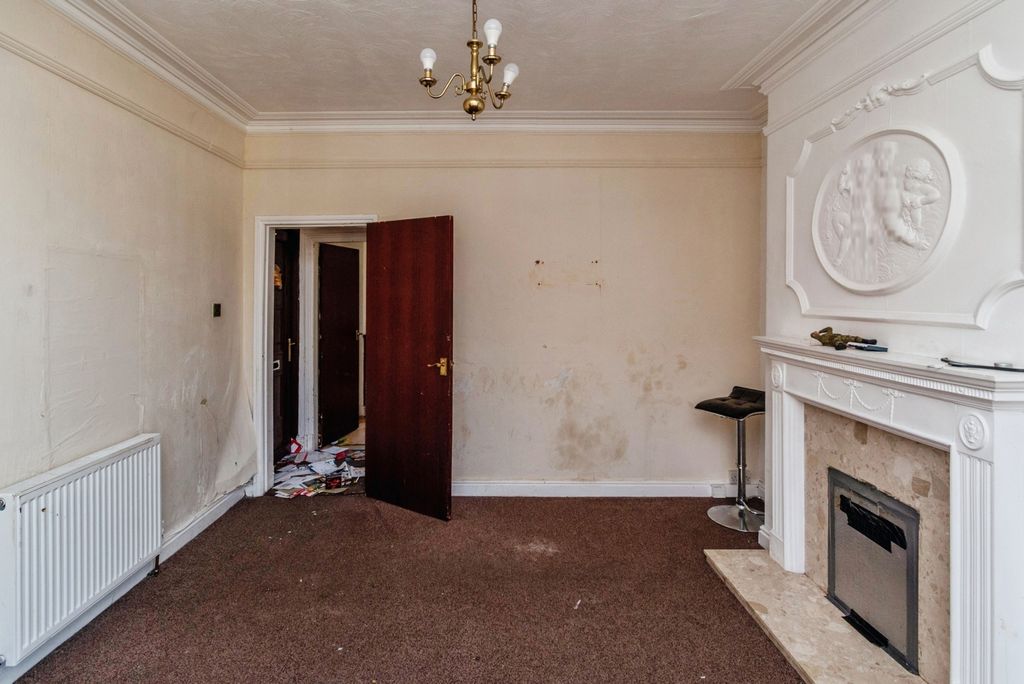 Property photo 3 of 17 Pbox-Img.Jpg