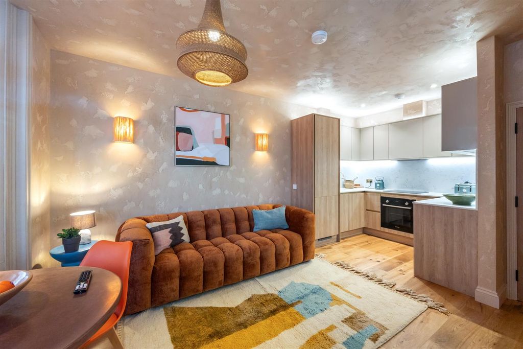 Property photo 3 of 28 Ground Floor Flat-007.Jpg