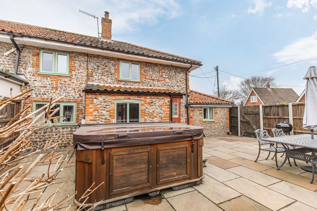 Property photo 2 of 13