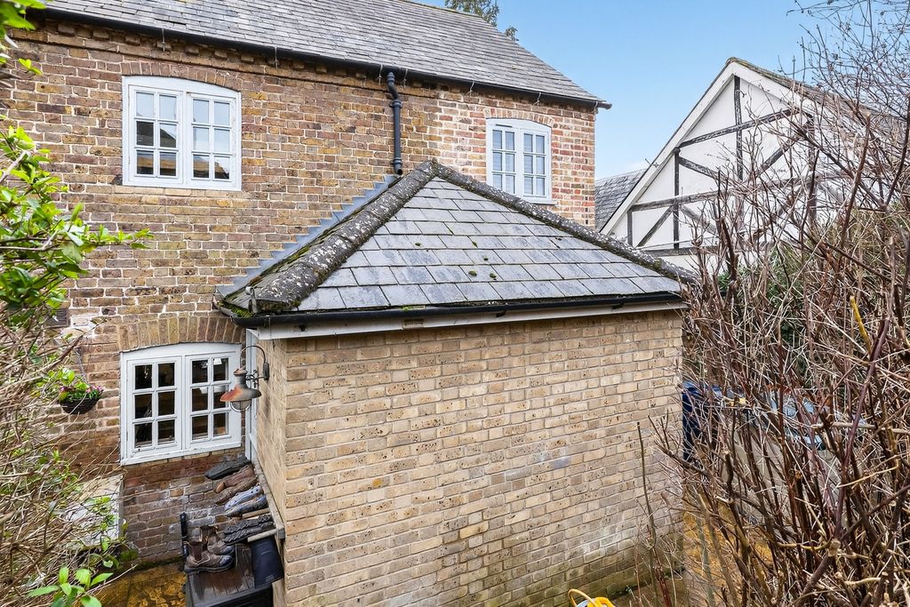 Property photo 3 of 27