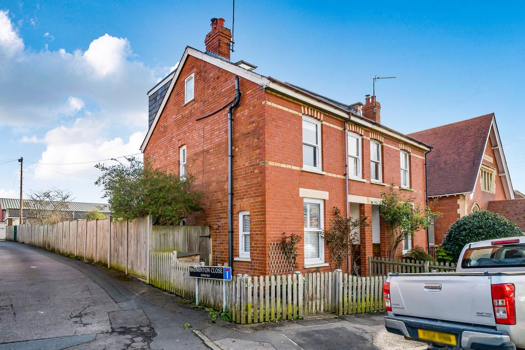 Property photo 1 of 20