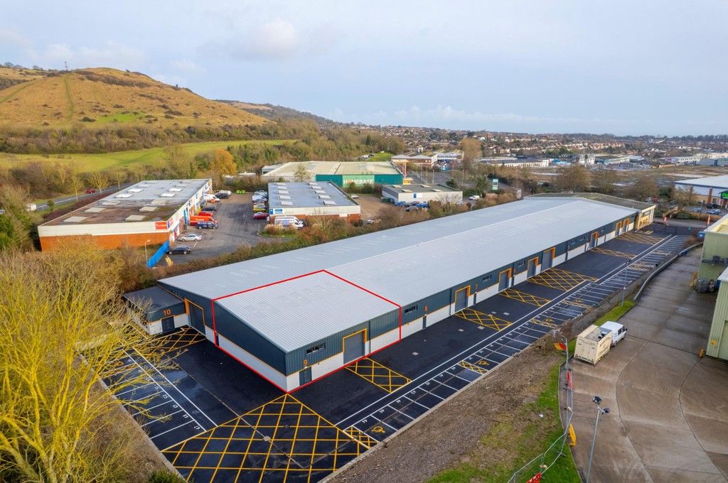 Property photo 1 of 10 Photo 25