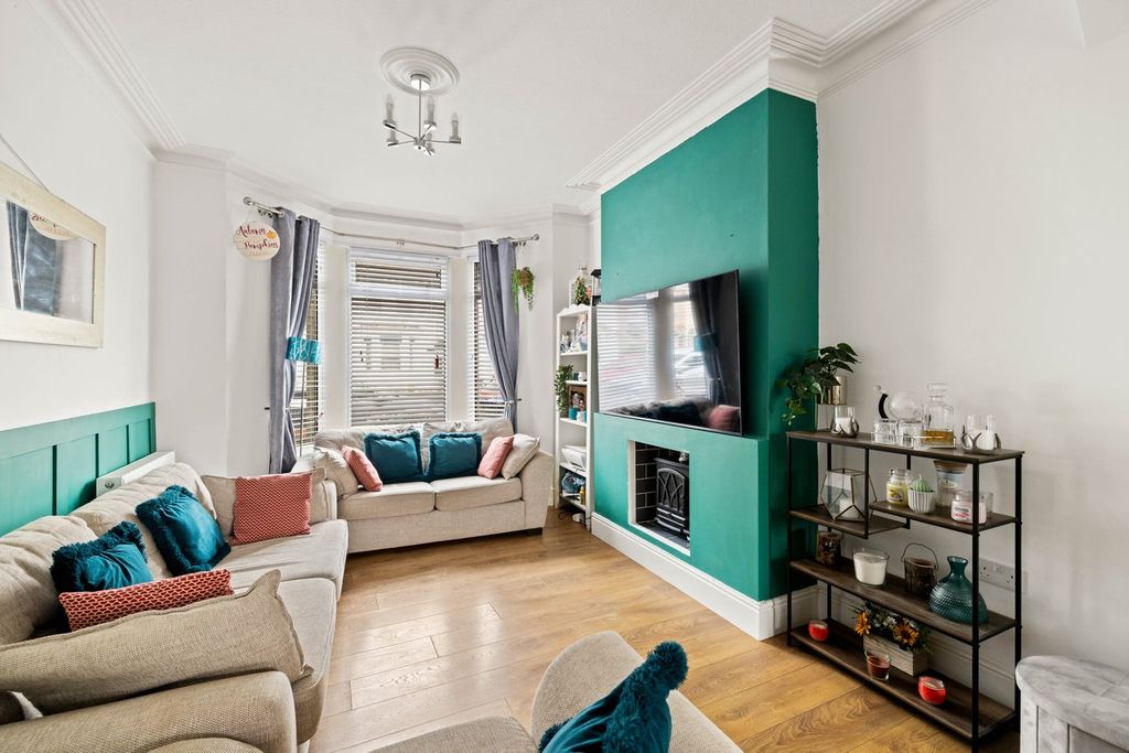 Property photo 3 of 12