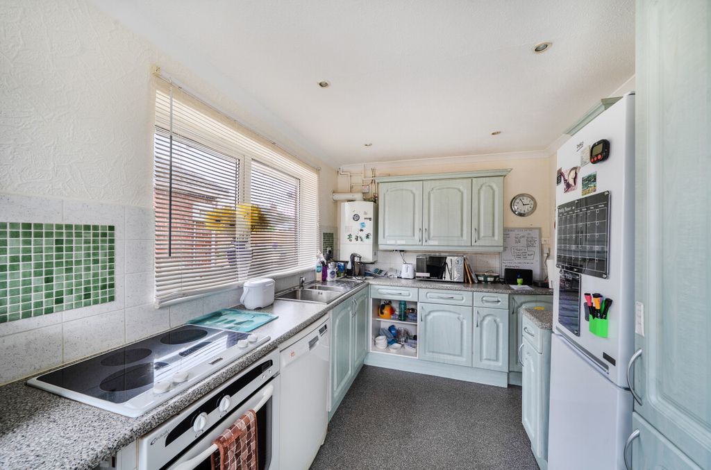 Property photo 3 of 13 14659891