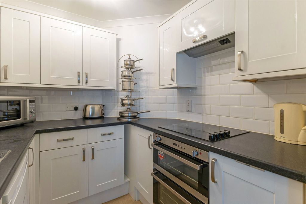 Property photo 3 of 9 Picture No. 11