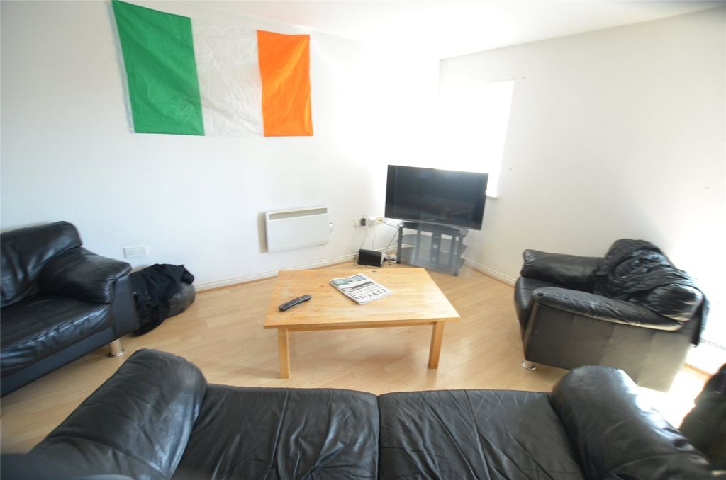 Property photo 3 of 7 Picture No. 08