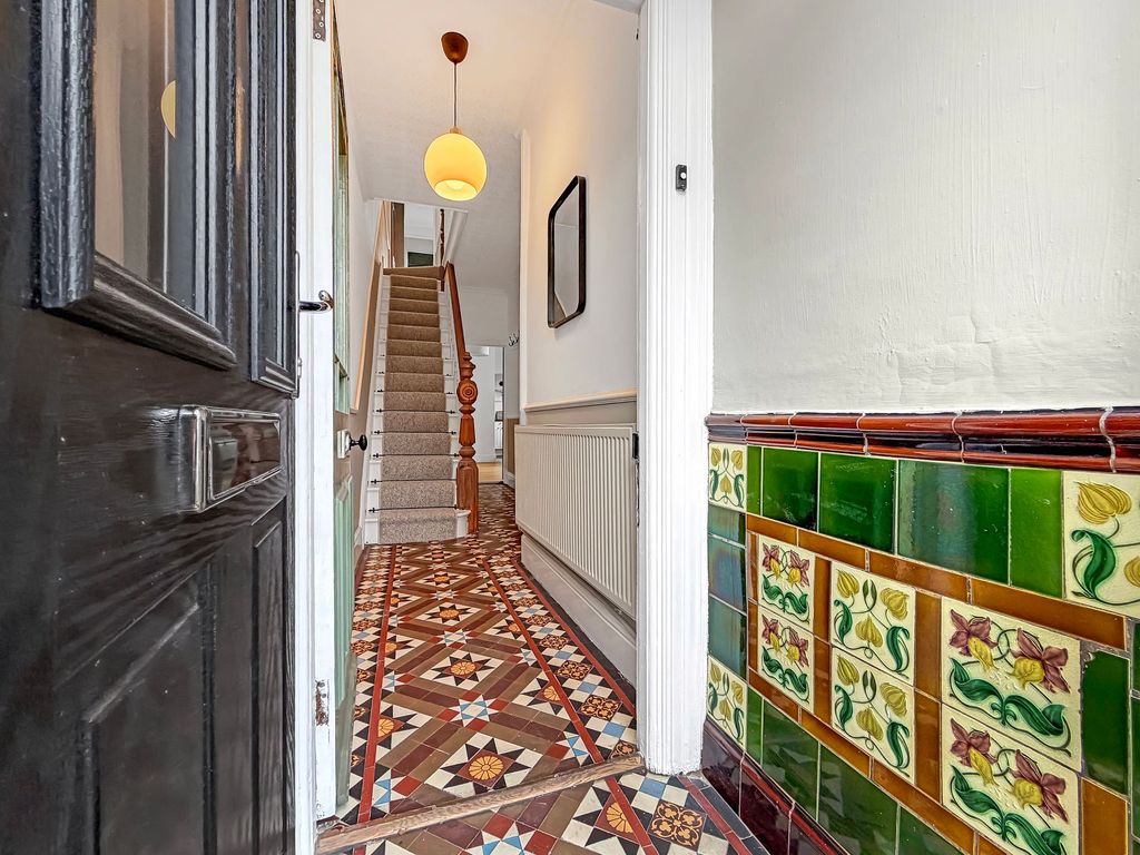 Property photo 3 of 36