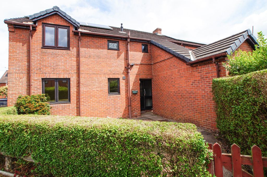 Property photo 1 of 16 Front External
