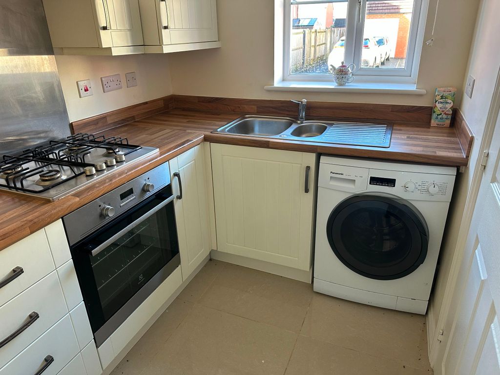 Property photo 2 of 21