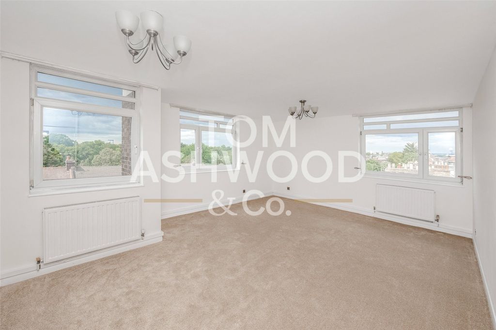 Property photo 3 of 13 Picture No. 10