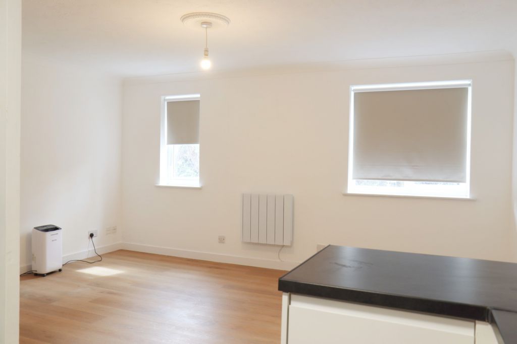 Property photo 3 of 11 Gallery