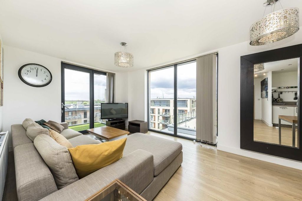 Property photo 2 of 9