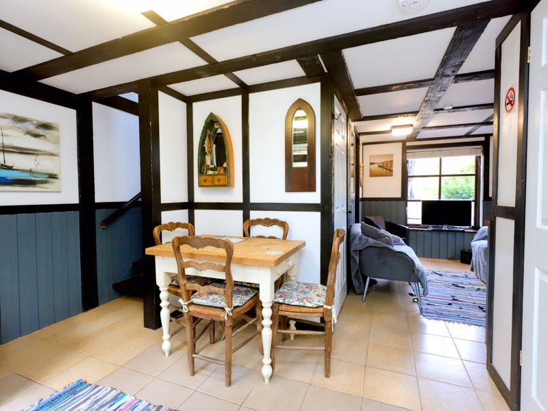 Property photo 3 of 12 Photo 7