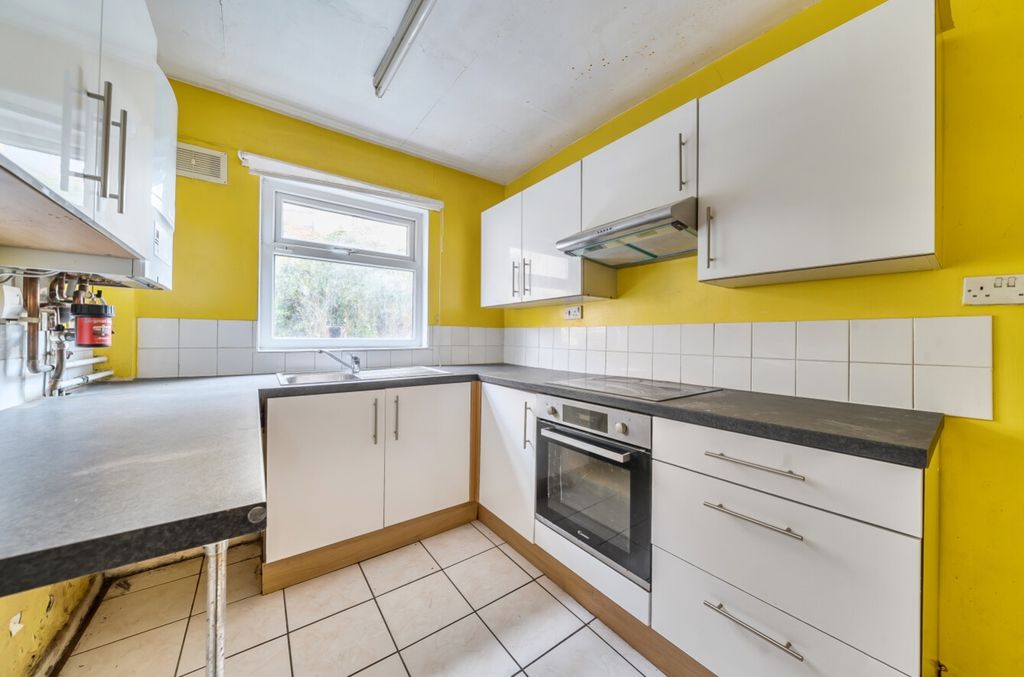 Property photo 2 of 11 Sheffield Best Estate Agent