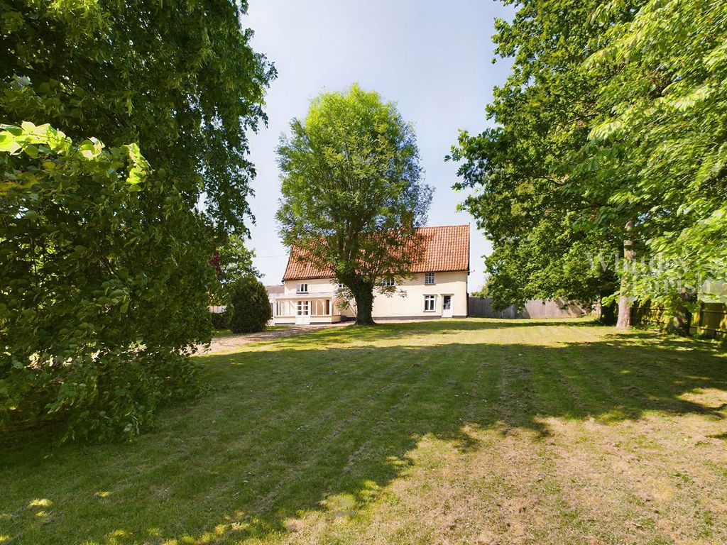 Property photo 2 of 46