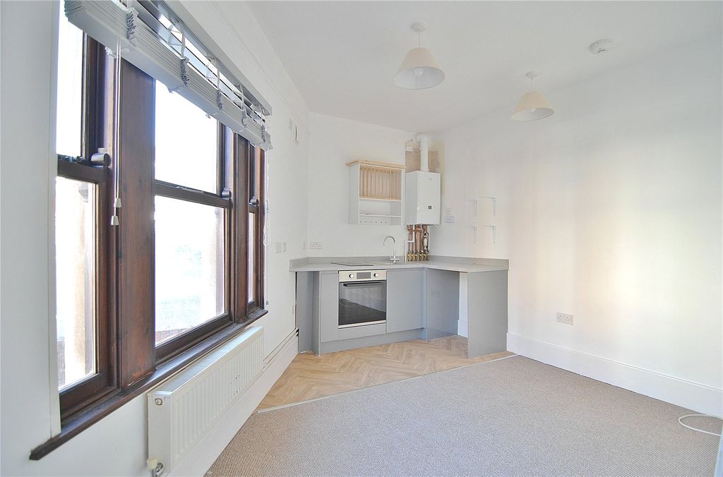 Property photo 2 of 5 Picture No. 12