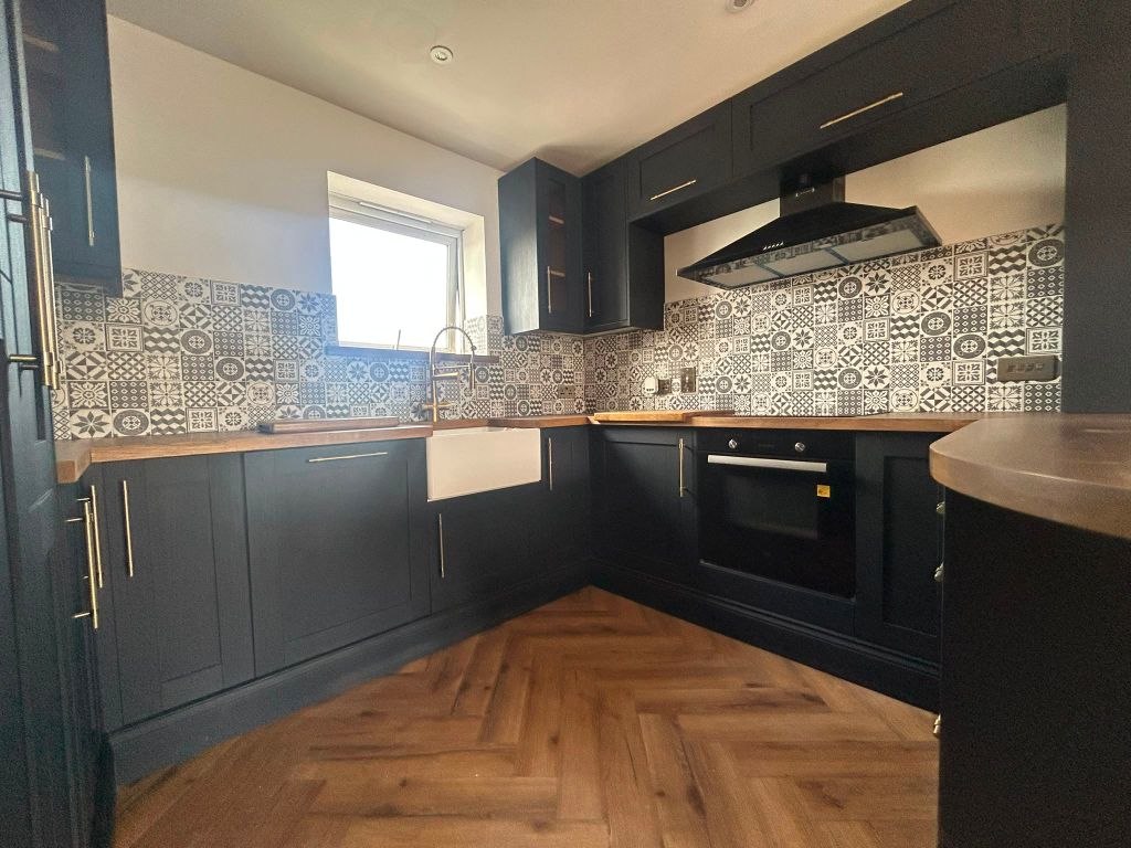 Property photo 1 of 6 Kitchen