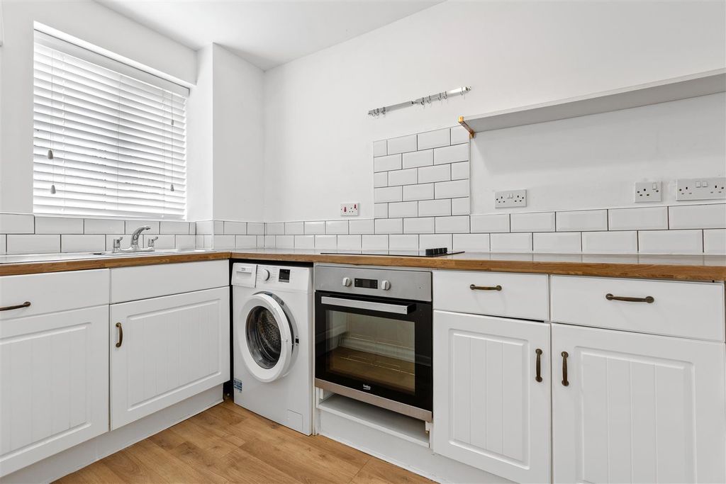 Property photo 2 of 13 Kitchen