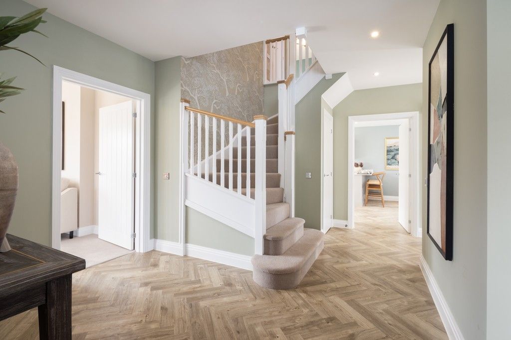 Property photo 2 of 32