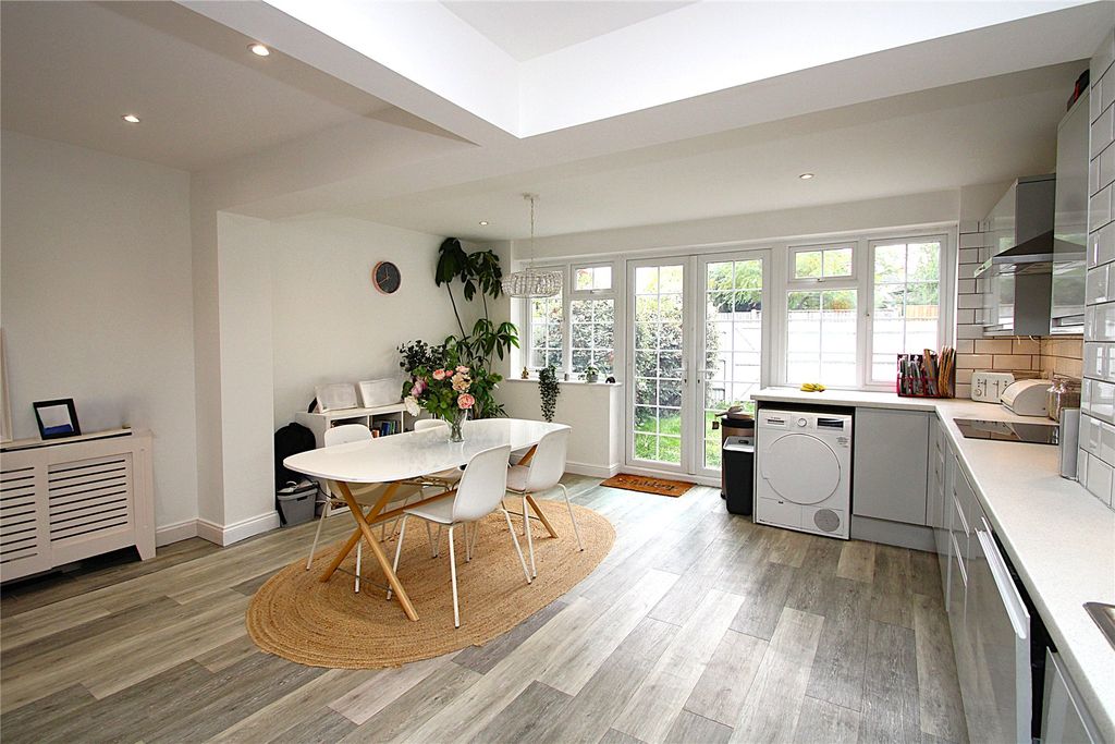 Property photo 3 of 15 Picture No. 17