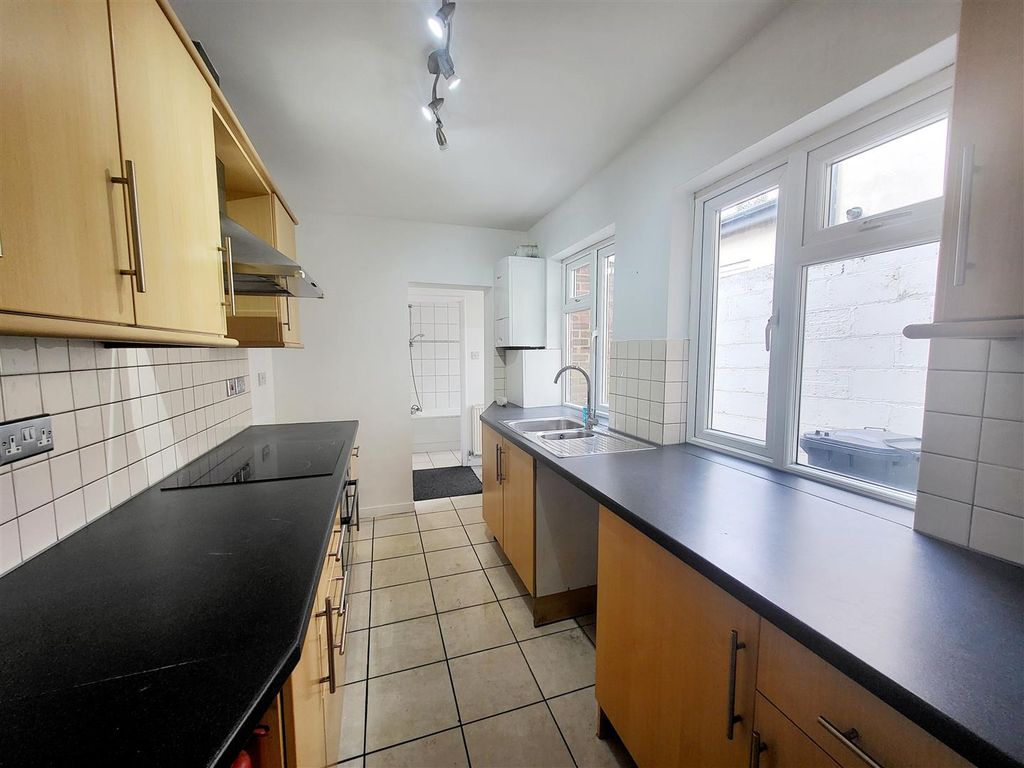 Property photo 2 of 15 1000158057.Jpg