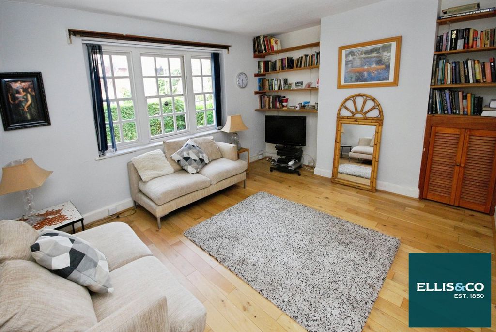 Property photo 2 of 12 Picture No. 17