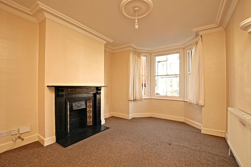 Property photo 3 of 6