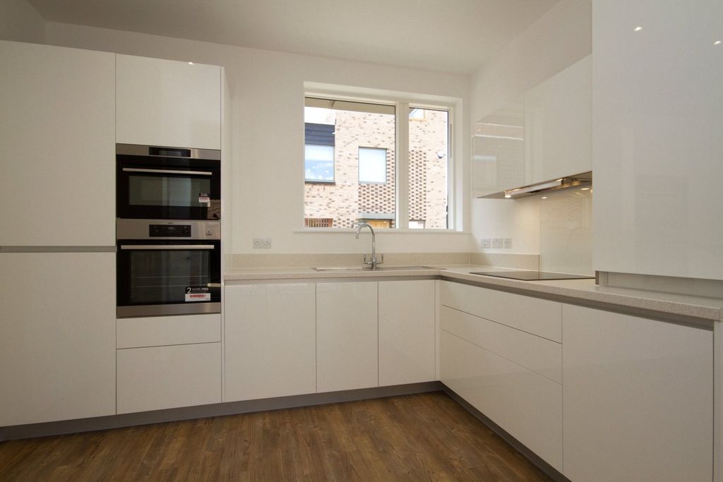 Property photo 2 of 6 Picture No. 08